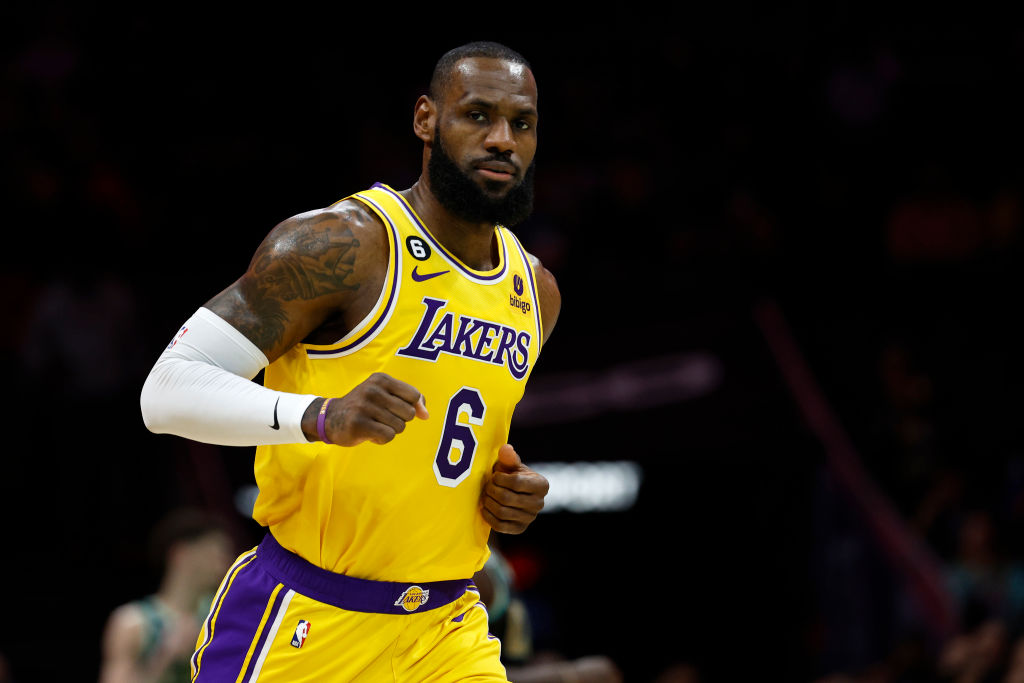 Lebron Sends Message To Lakers Front Office Amid Winning Streak Outkick