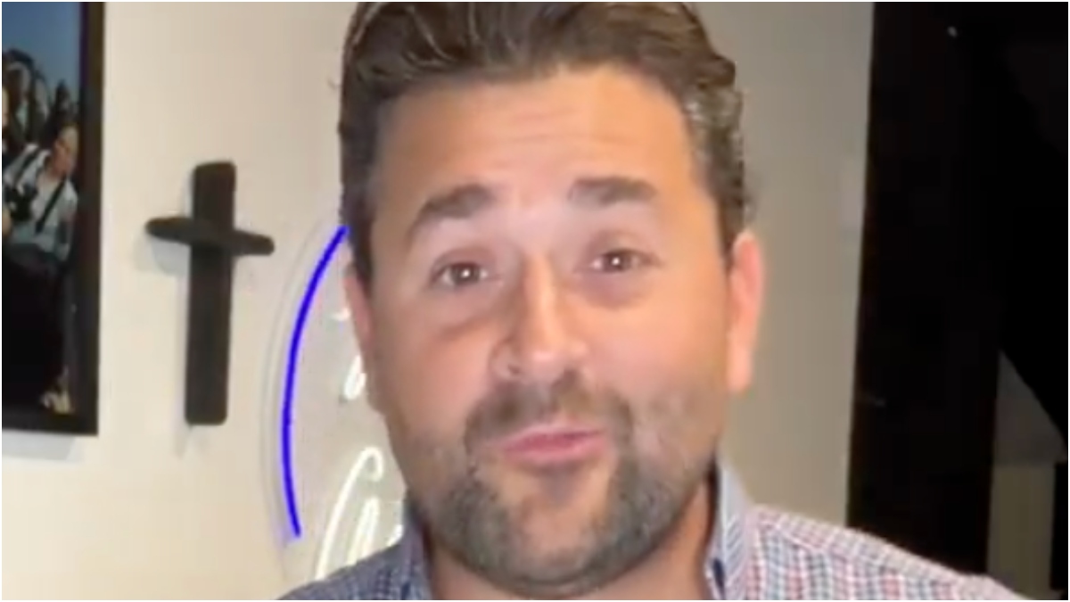 Nick Adams Dominated Washington Post By Demanding A Hot Waitress Eating 42 Ounces Of Steak