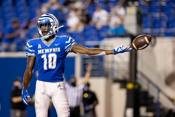 “Traditional Values upheld by Memphis Coach: No Music at Practice for Ultimate Football Focus”