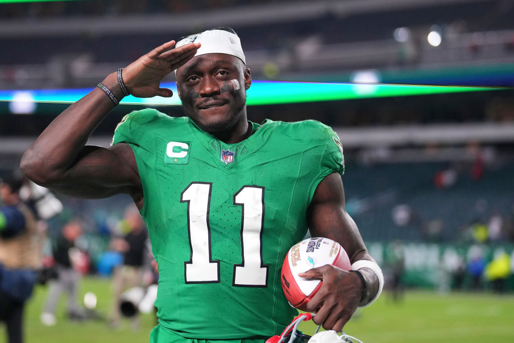 A.J. Brown Reminds Ole Miss Students Rent's Due, Likely Leaves Graduates Scrambling For Money
