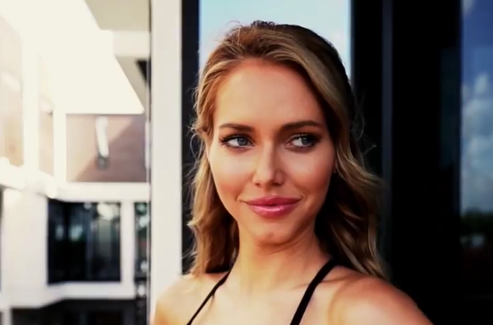 Tiger Woods & His Son At The Course, Kourtney Kellar Wearing Sunday Red