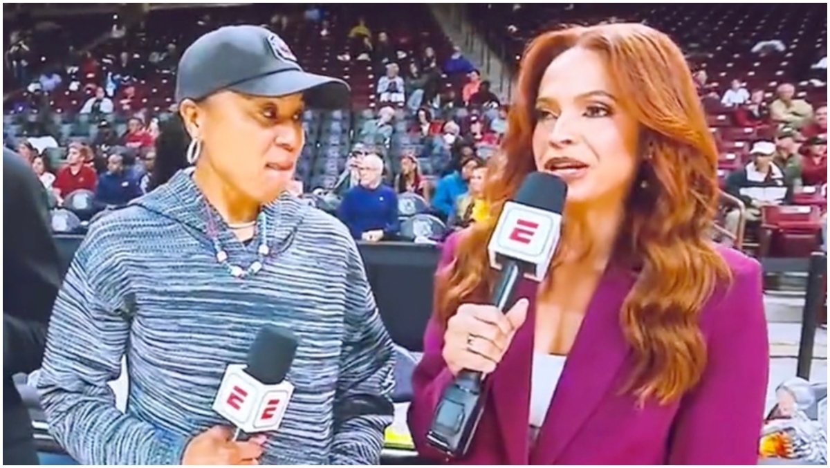 Elle Player Elle Duncan Shocked Women Basketball Players Practice Against Men ...