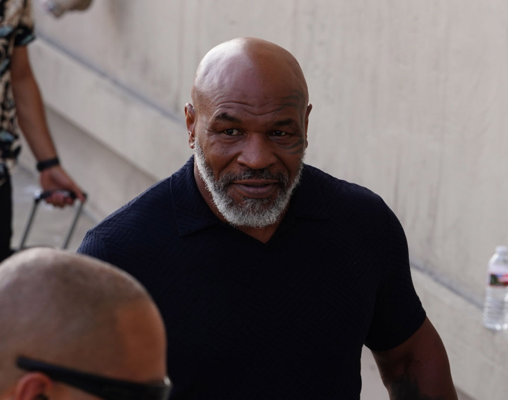 Mike Tyson Spotted In Wheelchair 1 Month After Mentioning 'Soon' Death ...