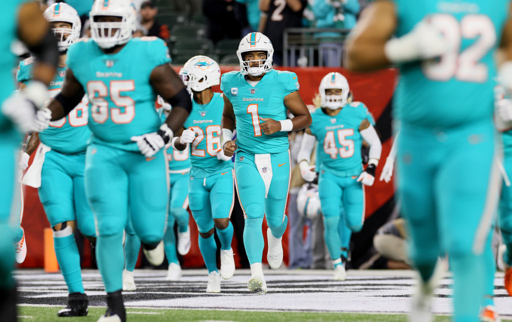 Miami Dolphins QB Tua Tagovailoa Cleared, Should Start Against Steelers ...