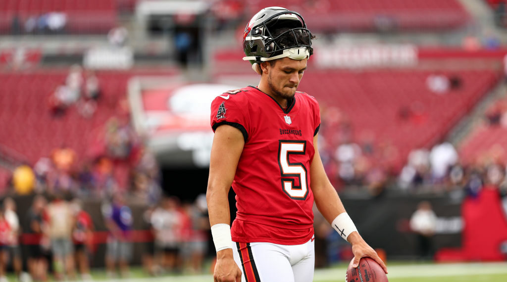 Buccaneers Punter Jake Camarda Kicks One Of The Worst Punts Of Th