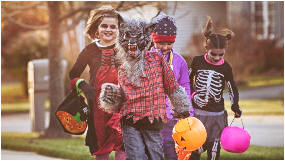 Group Steals Entire Candy Bowl From Neighbors On Halloween Outkick 