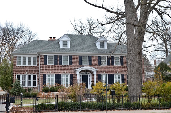 Airbnb Offers Chance To Stay At McCallister Family 'Home Alone' House ...