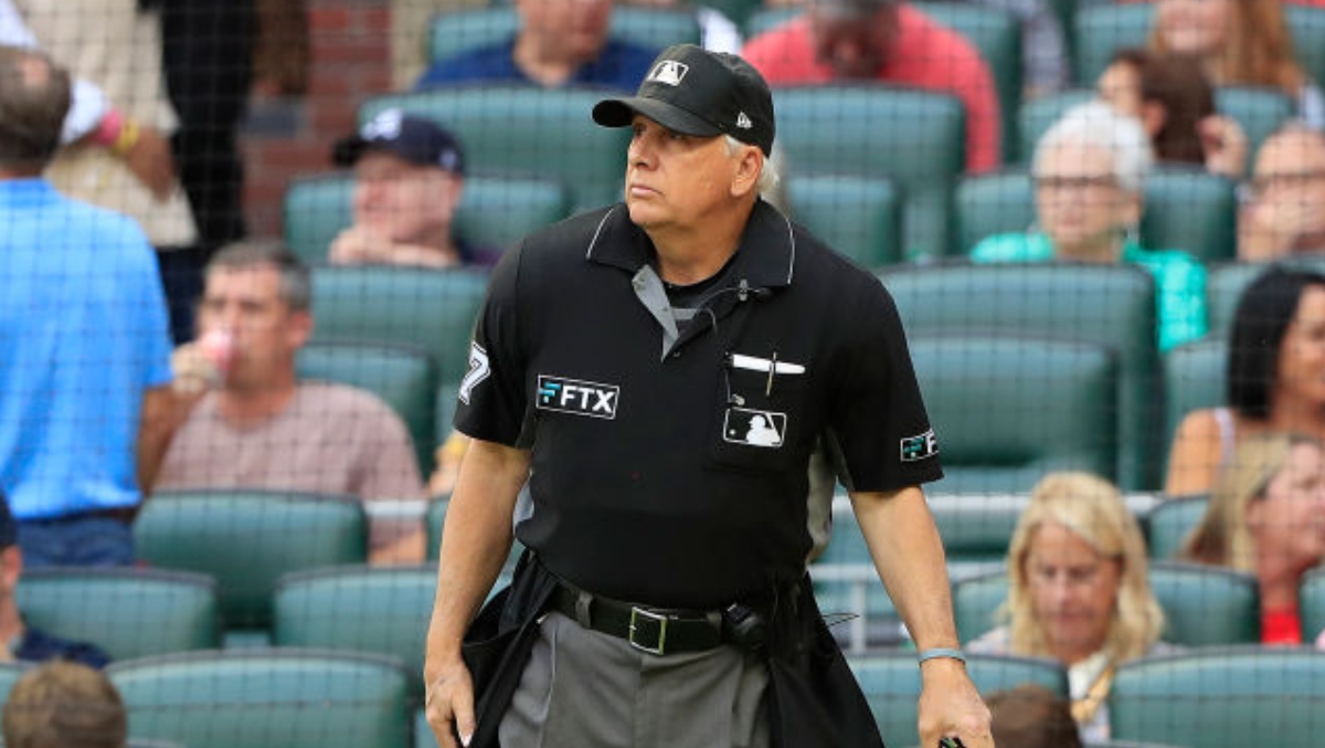 Guardians Drill Umpire Larry Vanover In The Head With Relay Throw