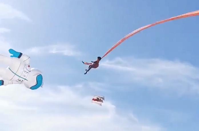 Toddler Goes For A Wild Kite Ride In The Sky After Getting Tangled In ...