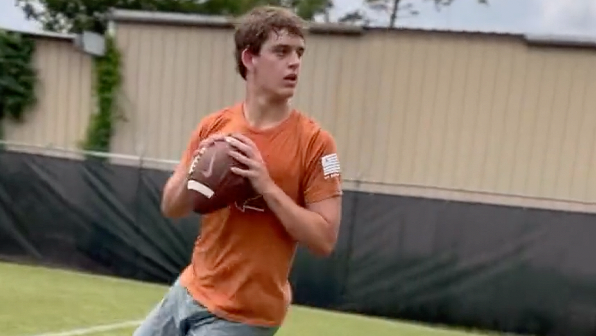 Arch Manning Works With Top QB Guru As 2023 Expectations Are Clear
