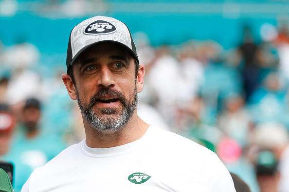 Sports Media Still Goes After Aaron Rodgers For Vaccine Stance, While ...