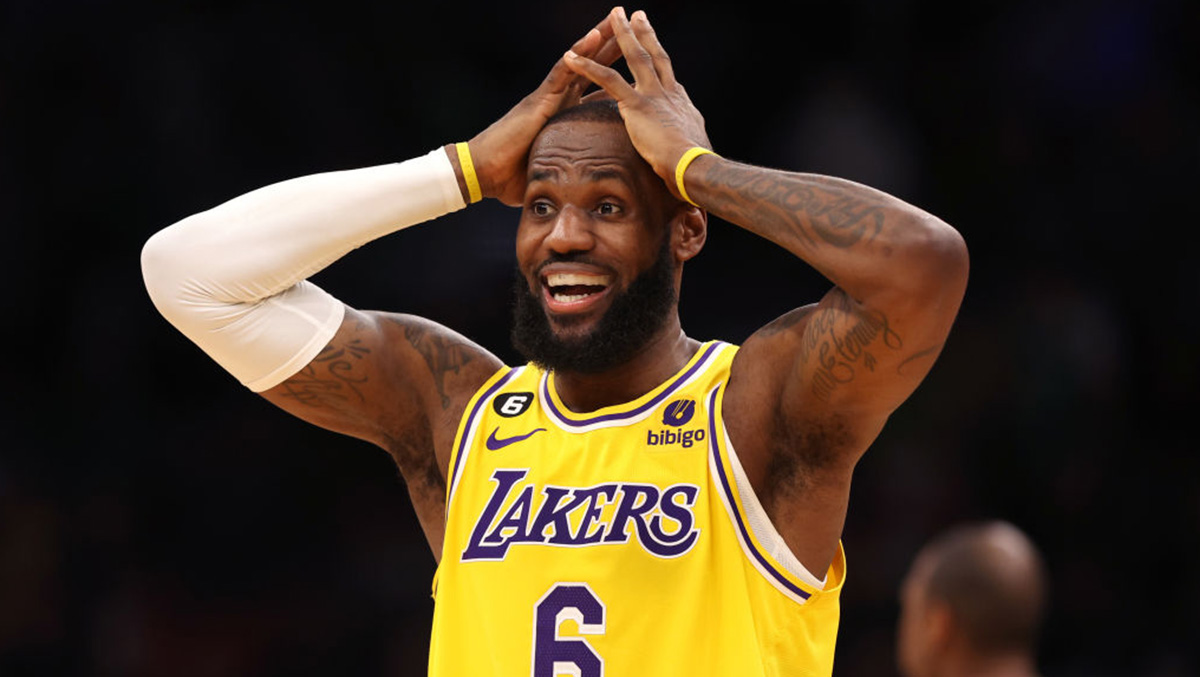 Lebron James Goes Nuts After Missed Call Patrick Beverley Gets T D Up Lebron James Goes Nuts After Missed Call Patrick Beverley Gets T D Up