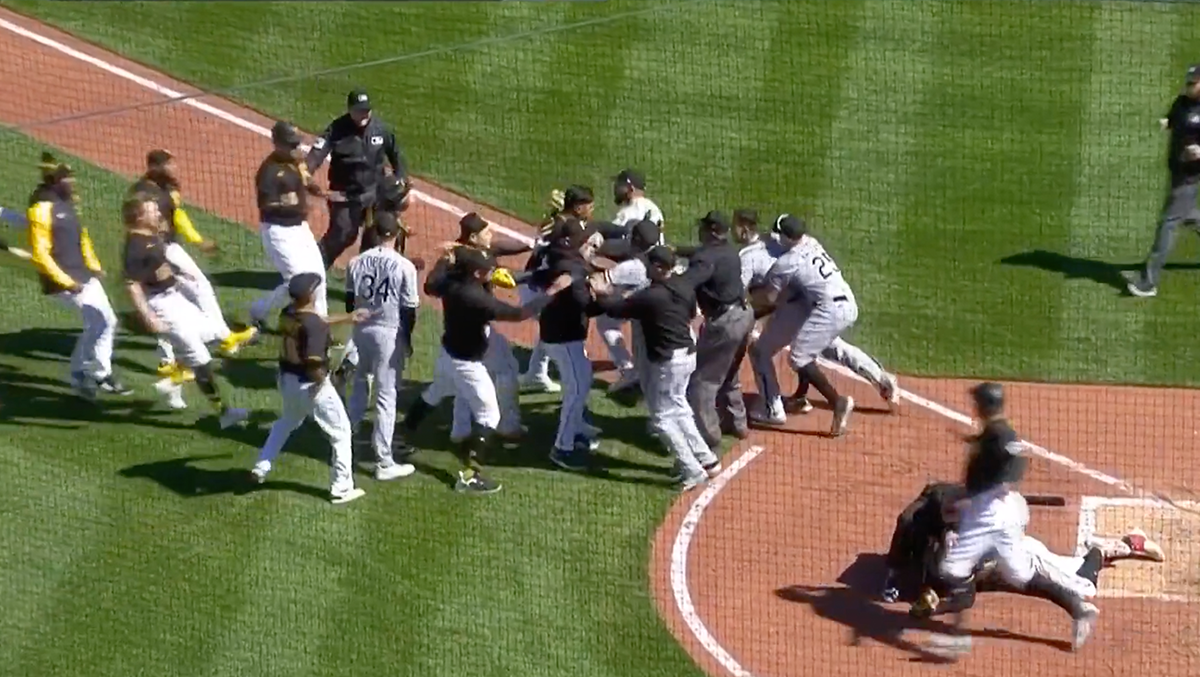 Benches Clear Between Pirates, White Sox After Big O'Neil Cruz