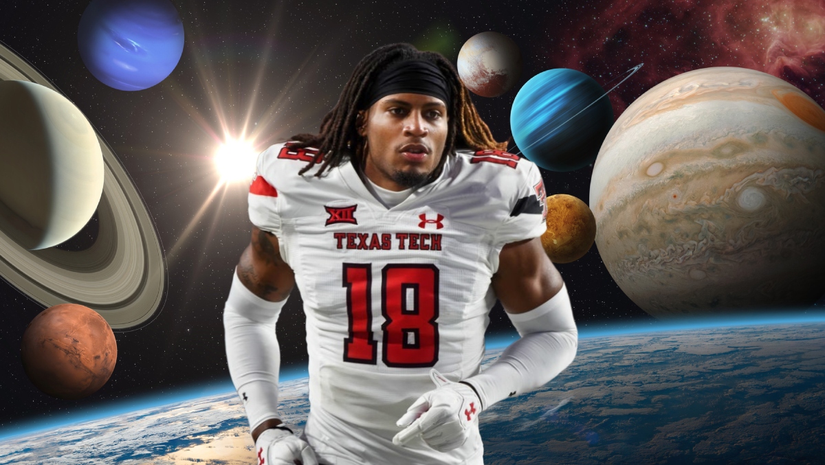 NFL Prospect Tyler Owens Tells Reporters at Combine 'I Don't Believe in  Space