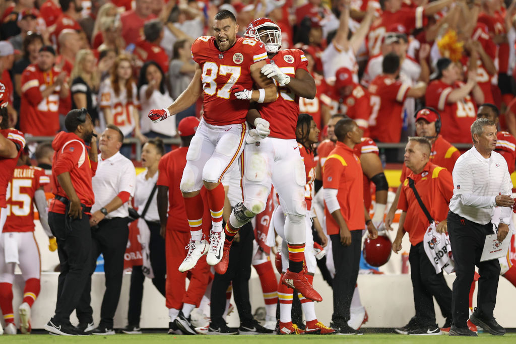 Chiefs Chances Of A Super Bowl Repeat Get Stronger With Re-Signing Of ...