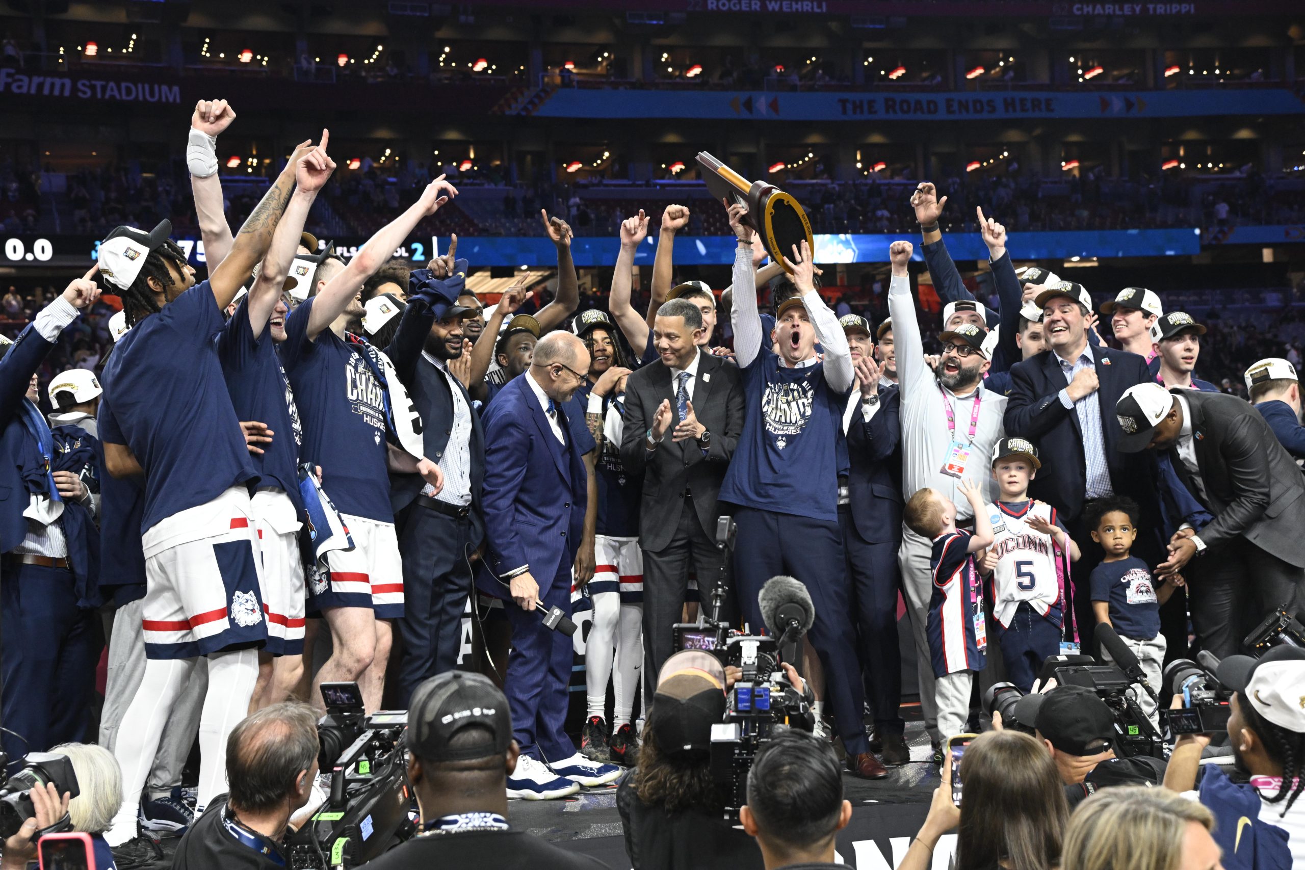 Should UConn consider leaving the Big East?