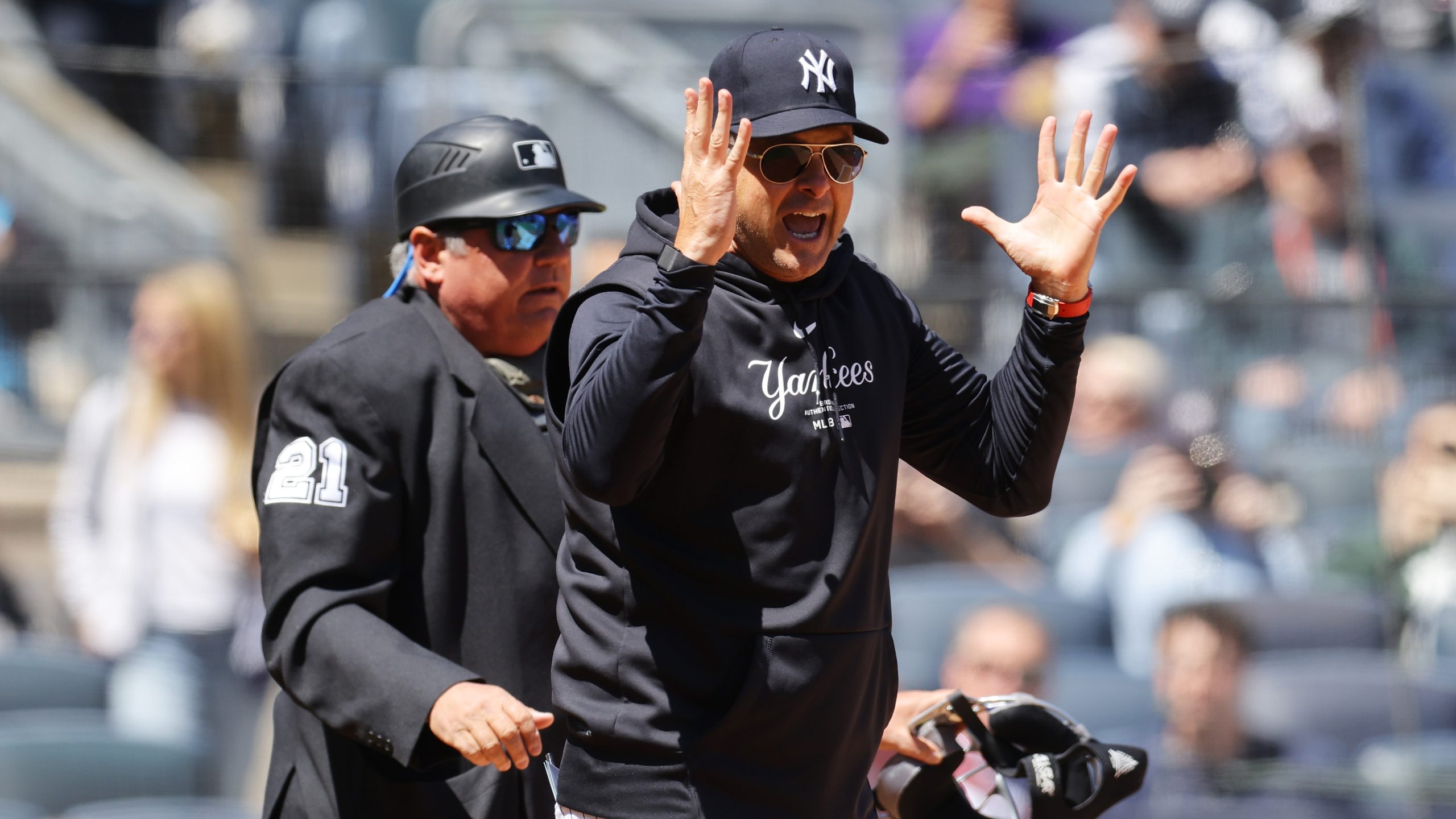 Aaron Boone Gets Ejected After 1 Batter Because A Yankees Fan Yelled At The Ump 6244