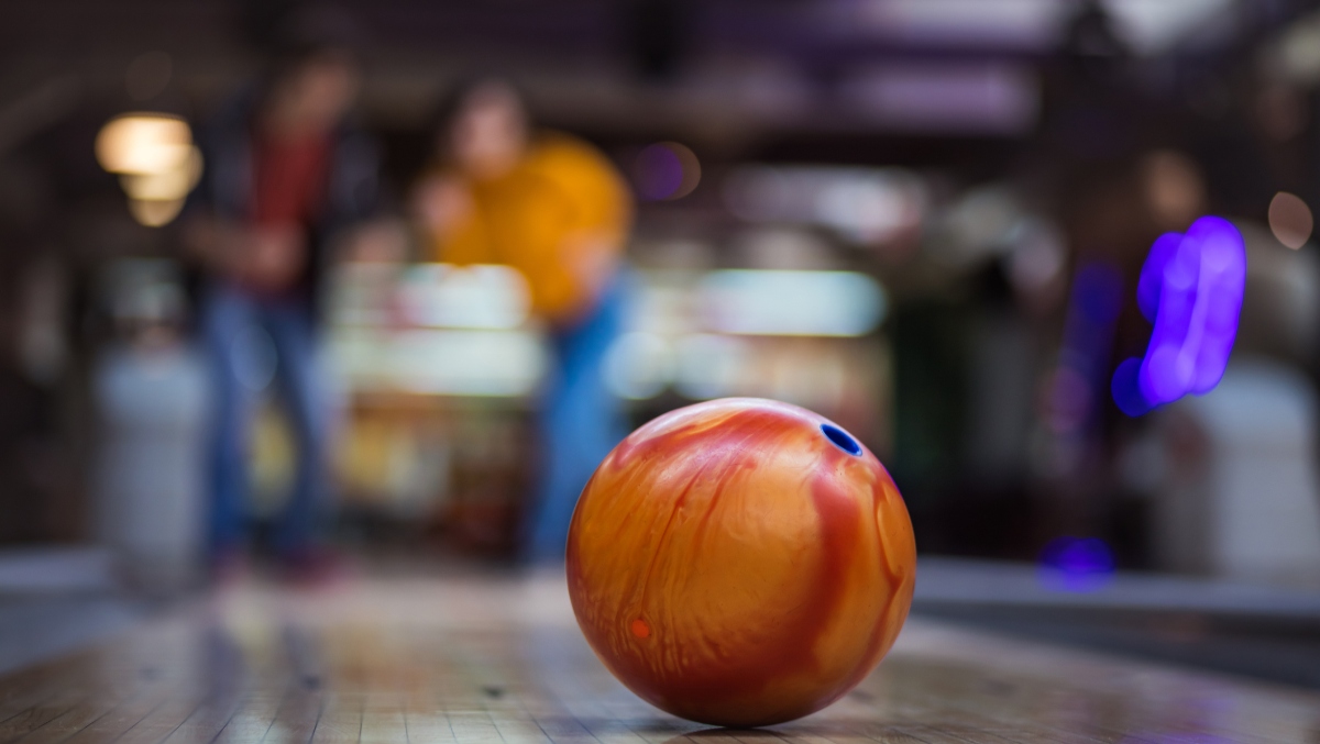 Woman Gets Knocked Out With Flying Bowling Ball During Miami Bowling ...