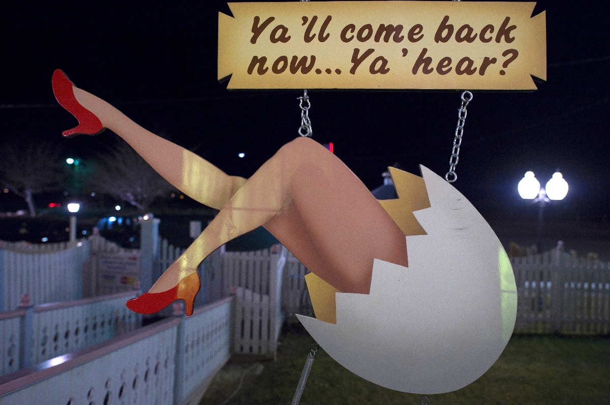 Mom Leaves Farm Life Behind In Order To Join Her Daughter At A Nevada