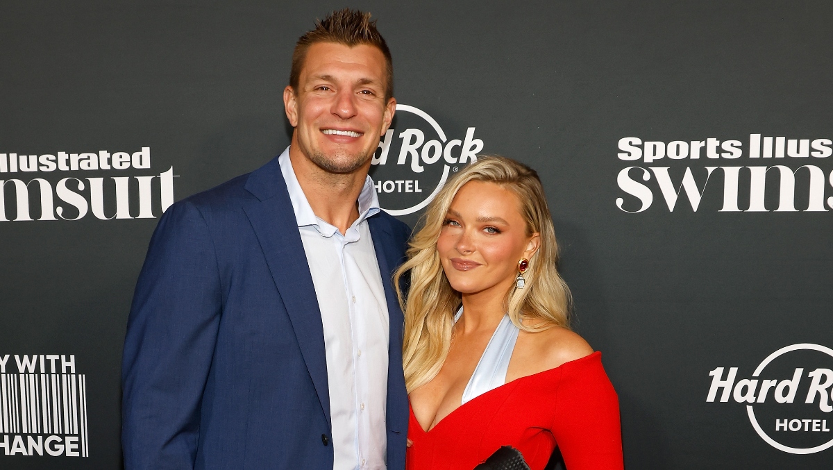 Sports Illustrated Swimsuit Model Camille Kostek Broke An NFL Rule In ...