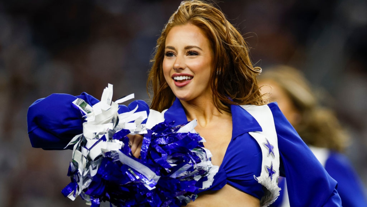 Cowboys Cheerleaders Get Flexible, Cardinals Fan Turning On America ...