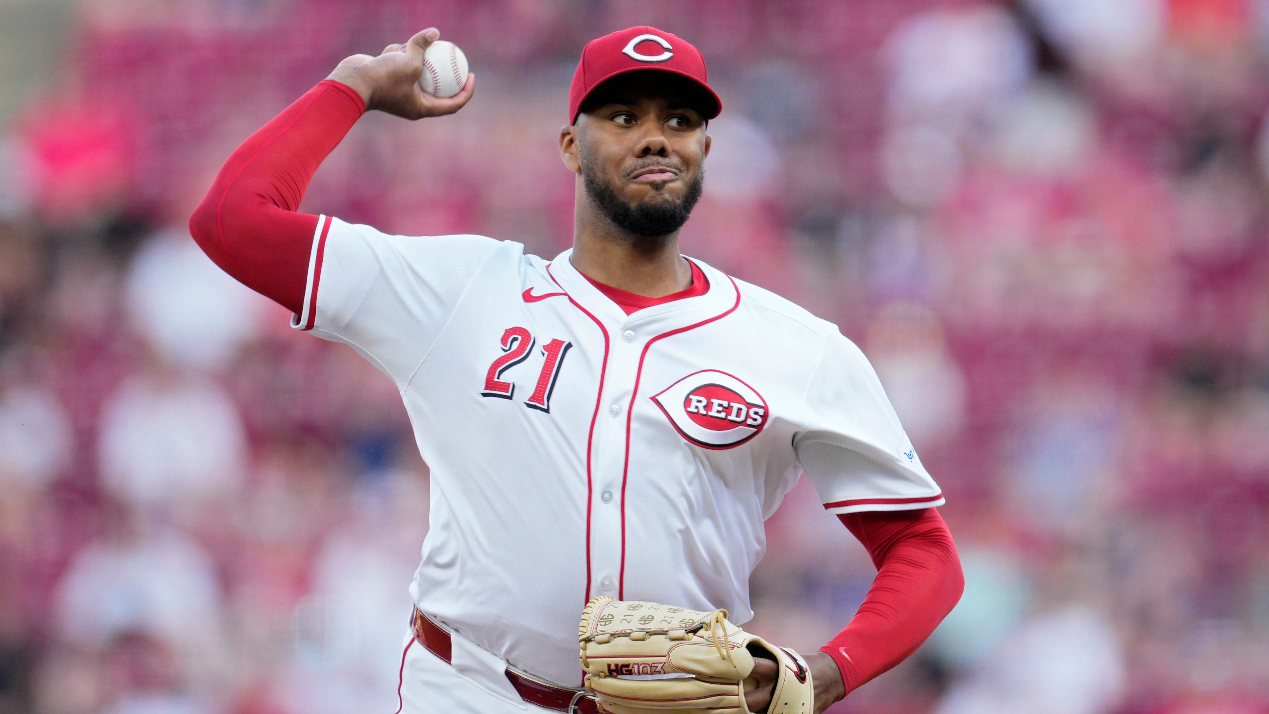 Hunter Greene Vomits on Mound, Reds Win