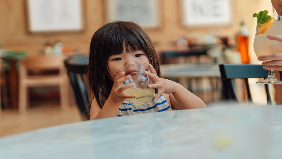 Restaurant accidentally serves 2-year-old alcohol instead of apple juice