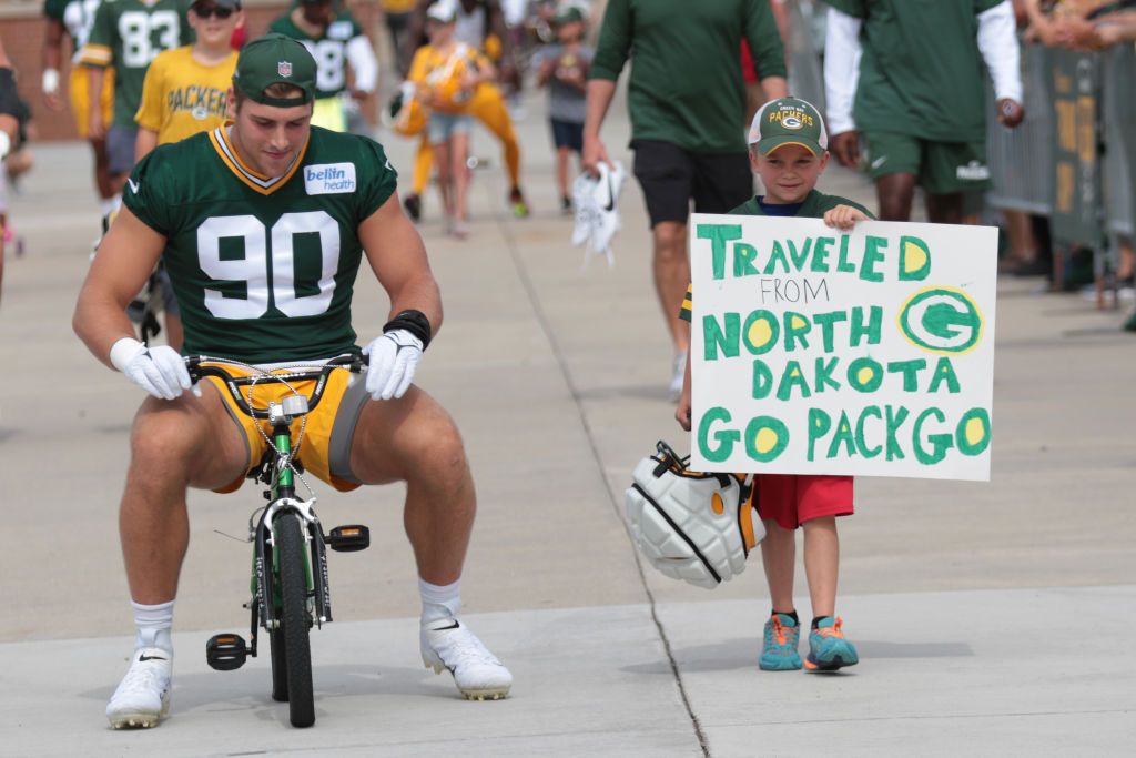 Ravens join Packers’ bike tour tradition and nearly ruin their season