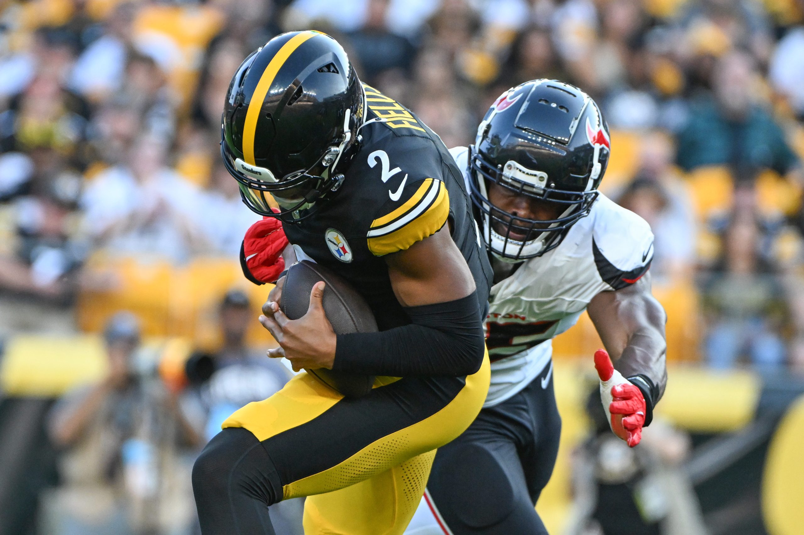 Justin Fields fumbles chance to take lead of Pittsburgh Steelers QB