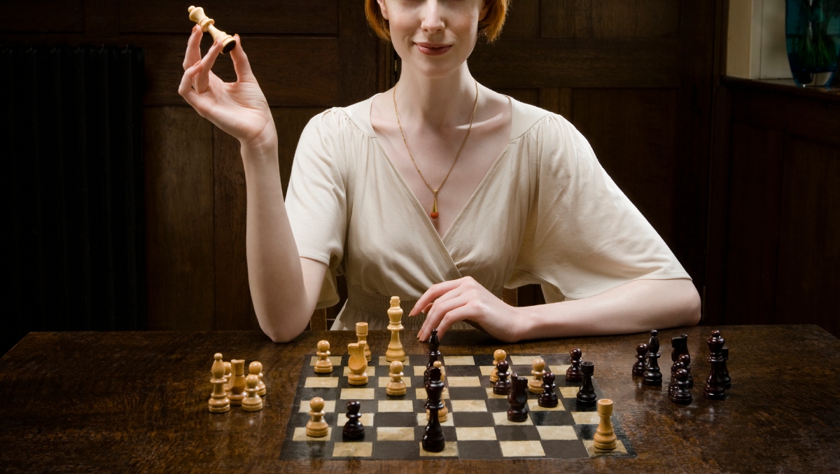 Watch The Shocking Moment A Russian Chess Player Secretly Poisons Her Rival