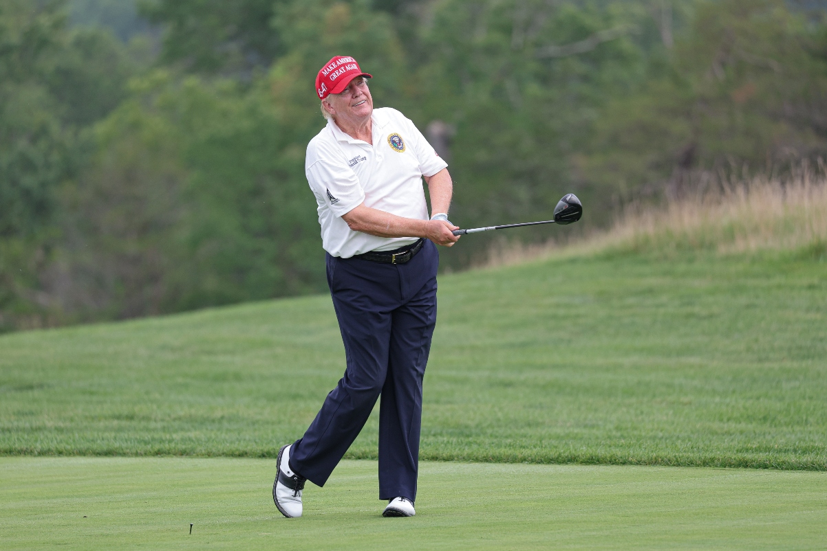 Video Donald Trump Takes Another Savage Dig At Joe Biden's Golf Game