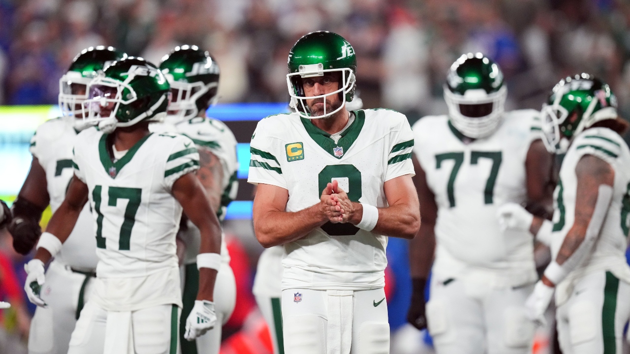 Jets Face 49ers in Monday Night Football