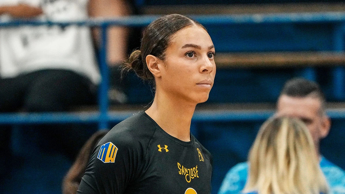 SJSU's Blaire Fleming Delivers Vicious Spike To SDSU Opponent's Face ...