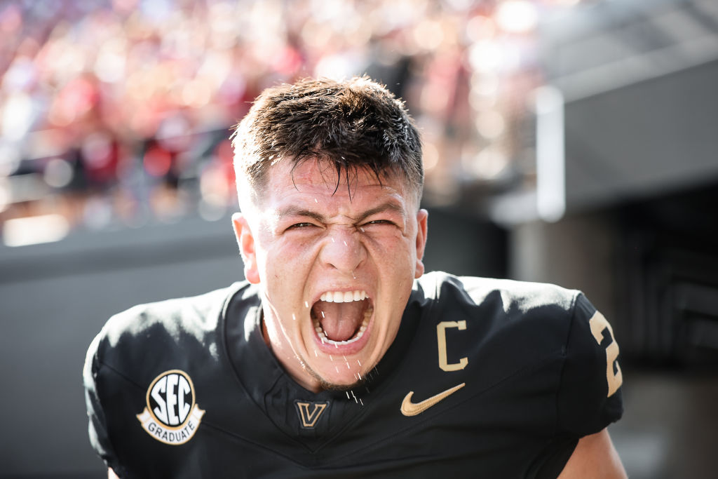 Johnny Manziel Joins Vanderbilt Sideline at Alabama Football Showdown