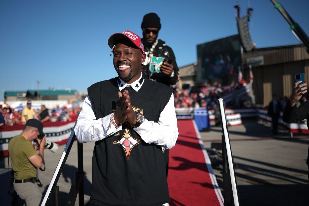 2024 In A Nutshell Antonio Brown Speaks At PA Donald Trump Rally OutKick