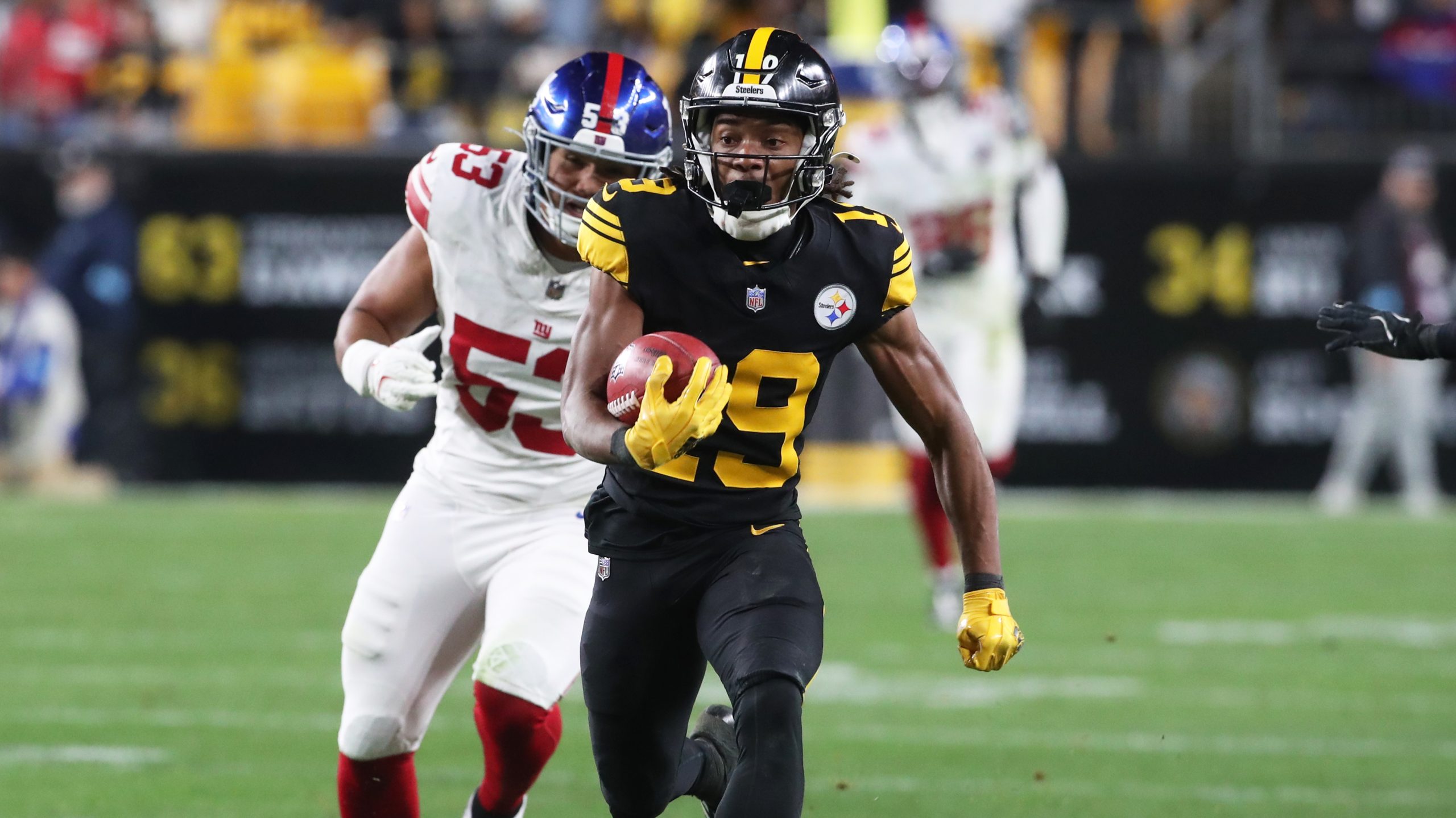 Controversial No-Call On Steelers TD Against Giants Puts NFL Referees In Spotlight