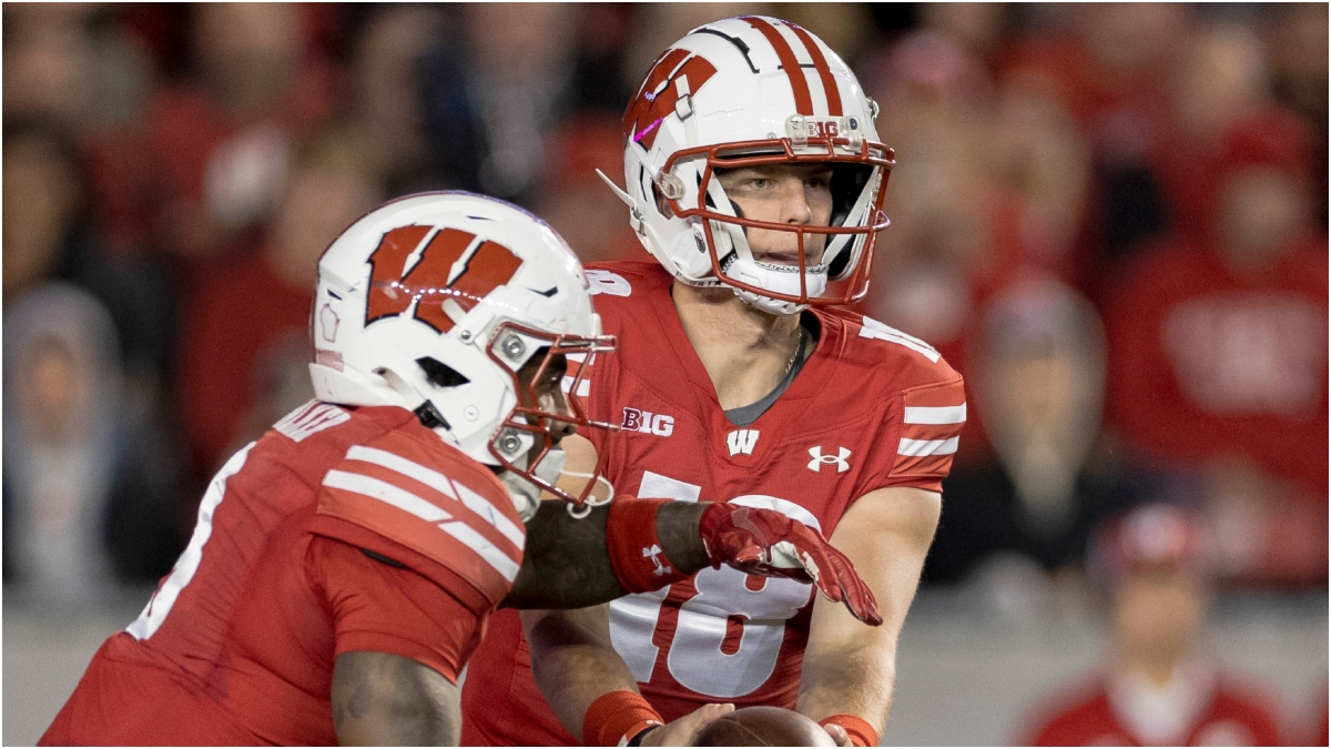 Wisconsin Fans Behave In Embarrassing Fashion After Latest Loss