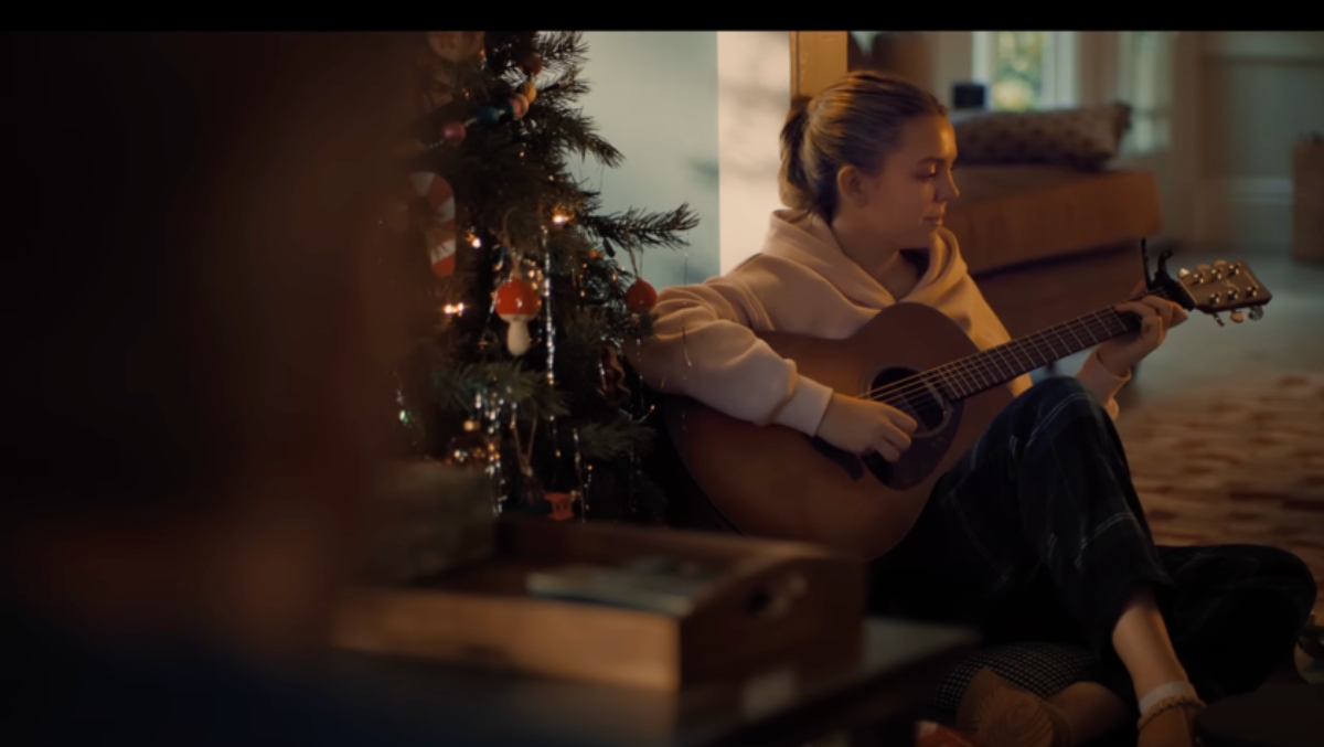 Apple's ProFamily Holiday Commercial Shows What America Needs To Get