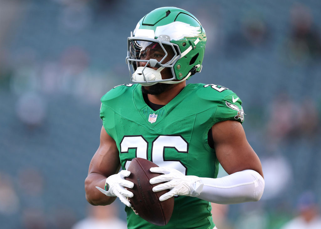 Refs Blow Fumble Call On Saquon Barkley, No One Knows Why It Wasn't