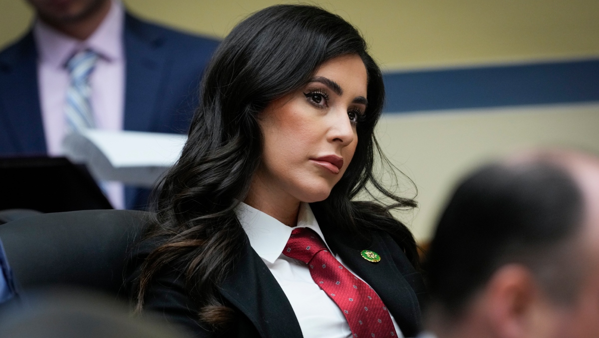 MAGA Bikini Congresswoman Stuns While Taking Out The Trash, RFK Jr. Addresses Penis-Gate & Russini Fight!