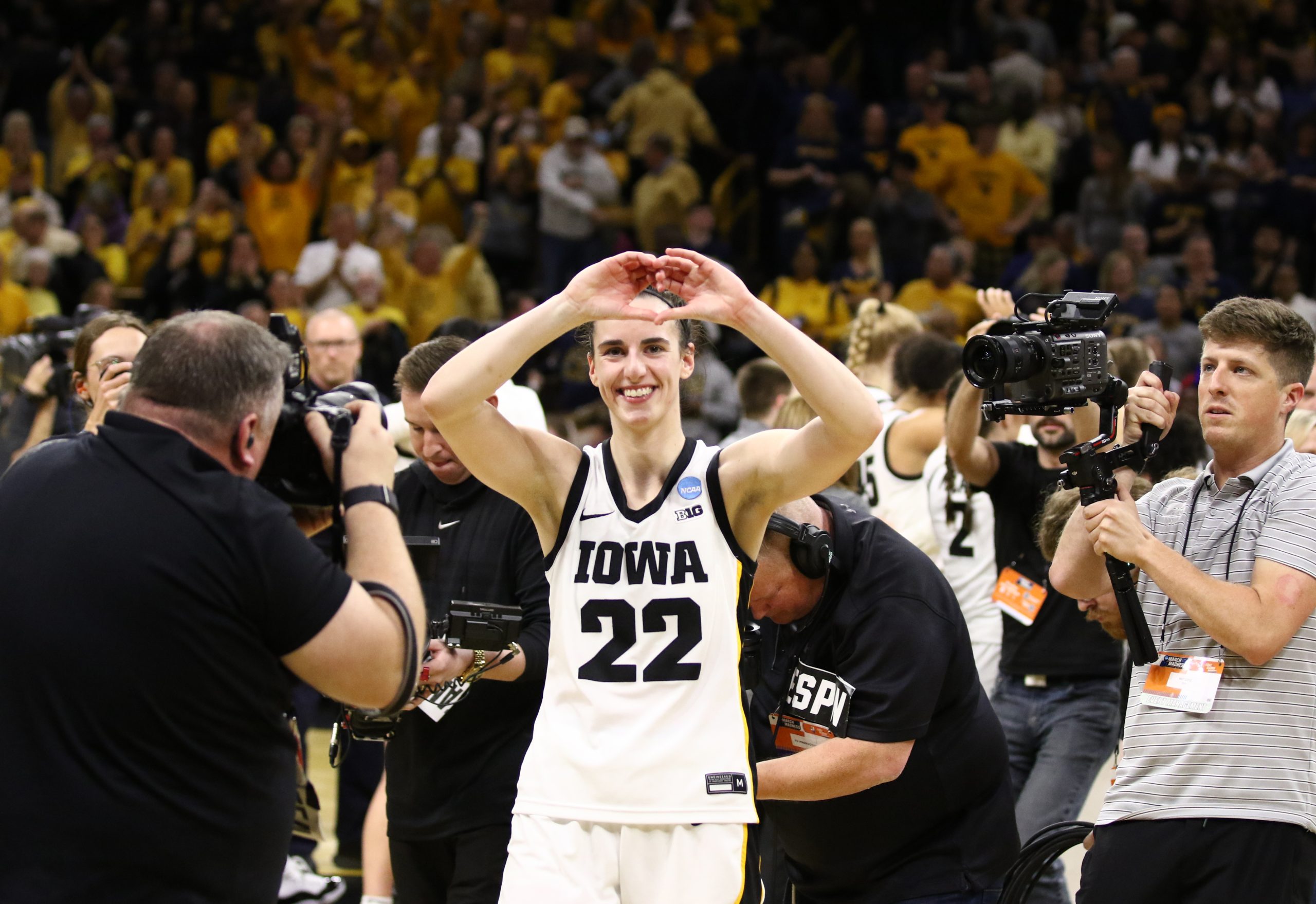 University of Iowa to Retire Caitlin Clark's Jersey