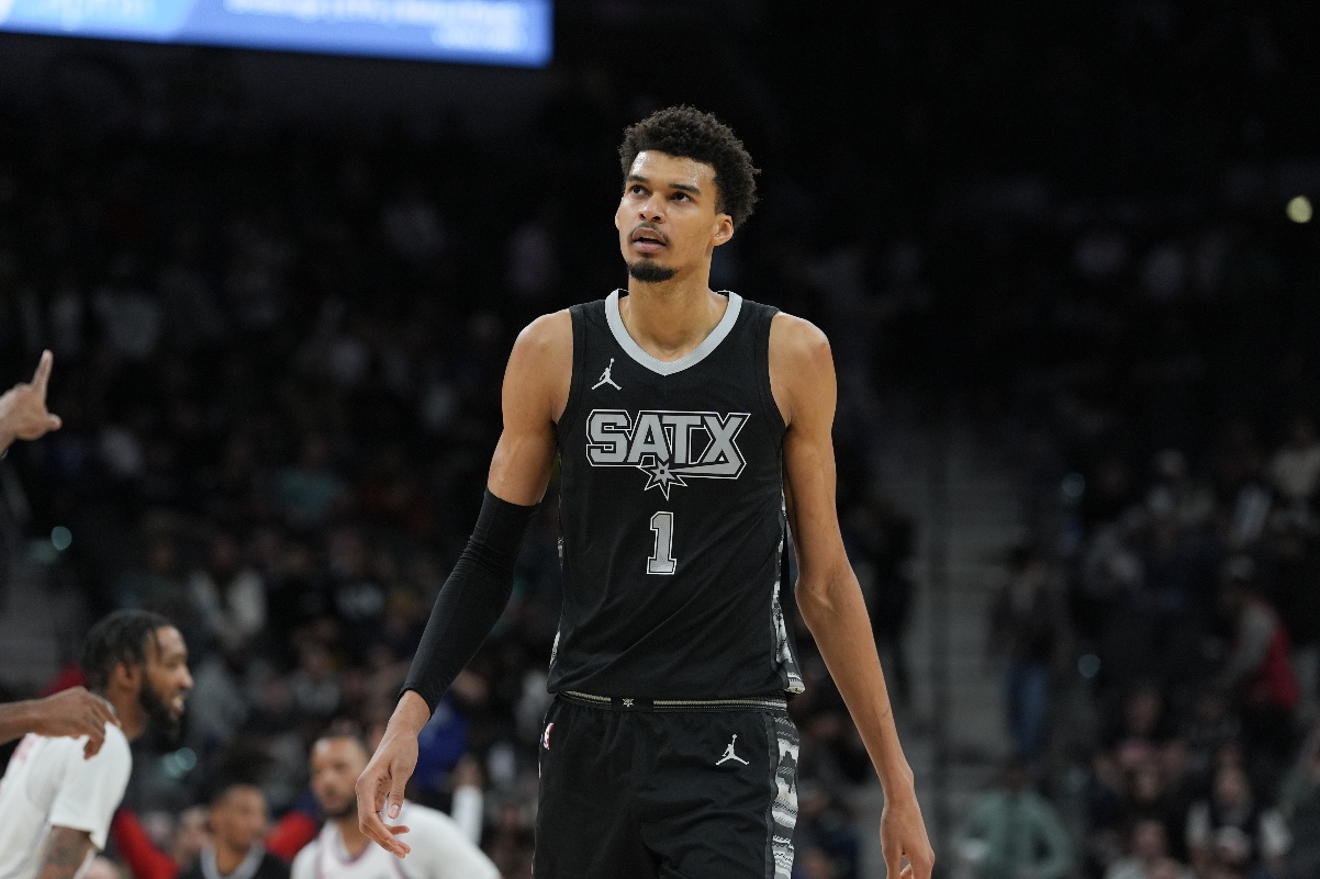 A Play For Wemby's Playoff Debut