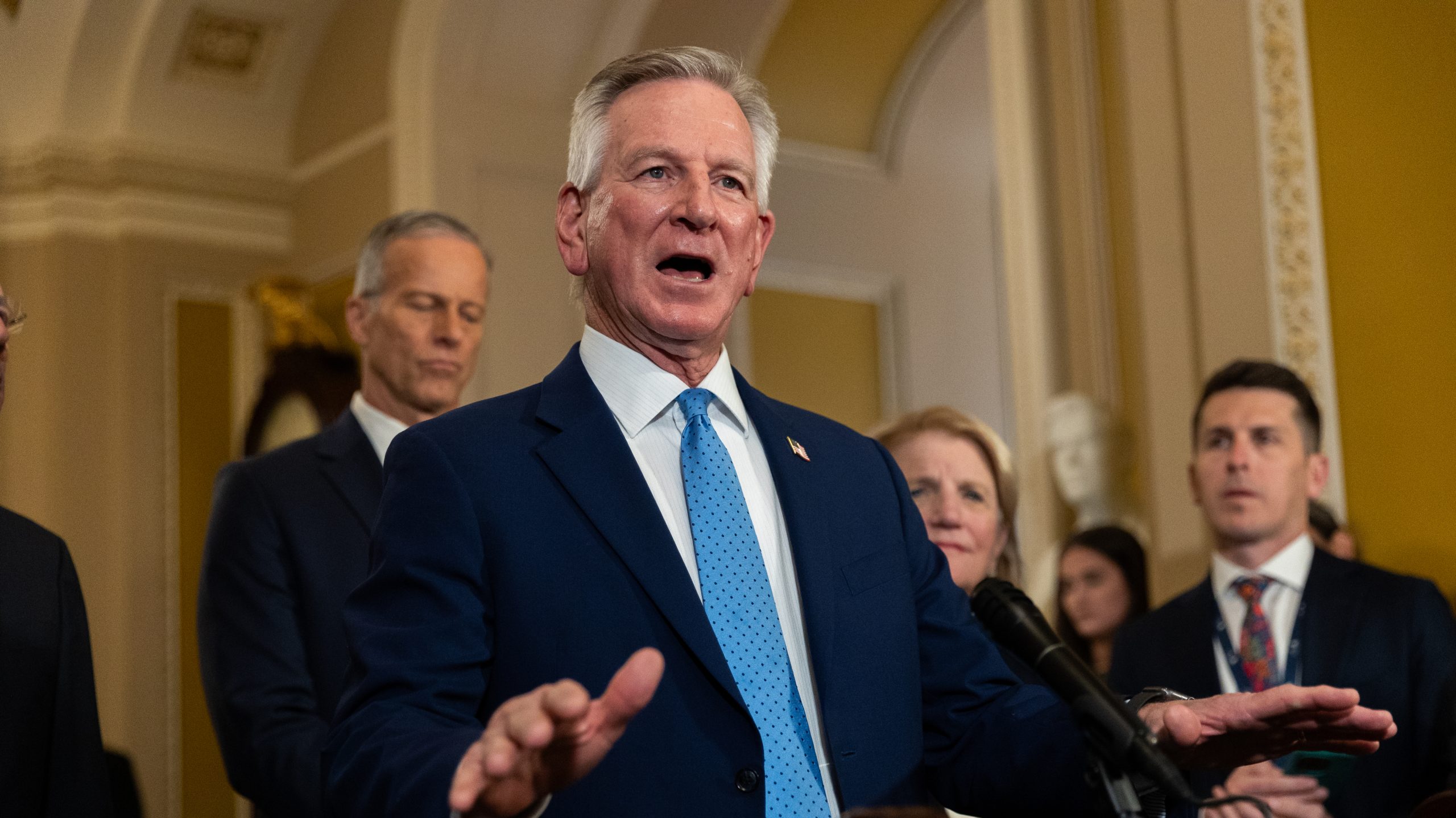 Tuberville’s New Bill Targets Transfer Portal, Gives Athletes Five Years To Play