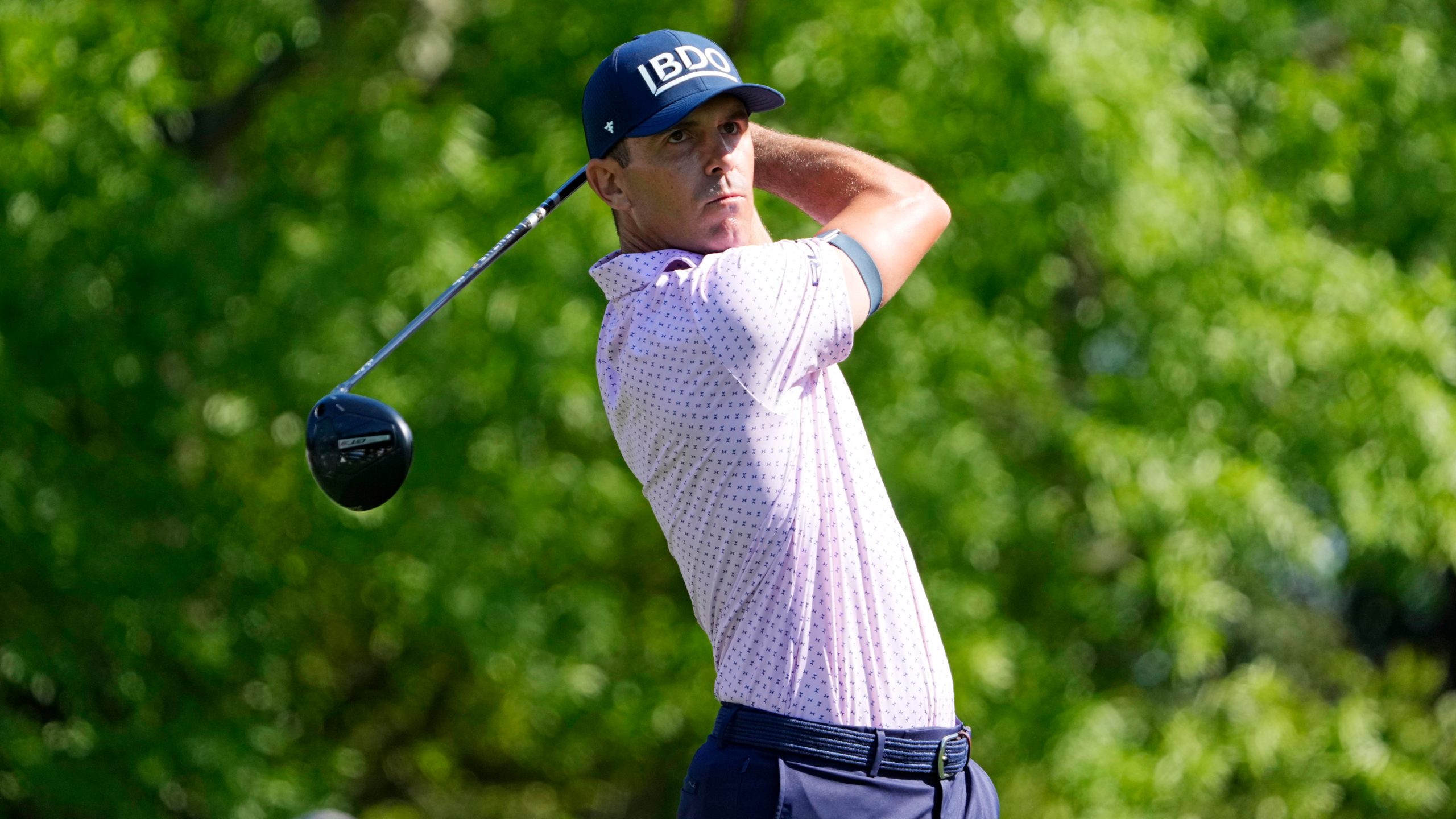 Billy Horschel Accidentally Hits Fan, Signs Leg at RBC Heritage