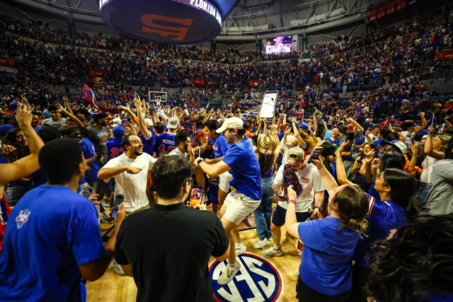 Conference Tournament Looks And Leans