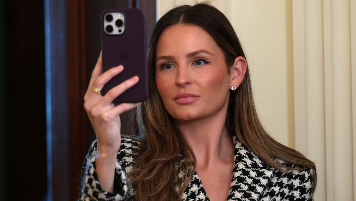 Apple TV MLB Girl Tricia Whitaker Busts Out, White House Aid Margo Martin Grabs Attention & Unfiltered Corso!