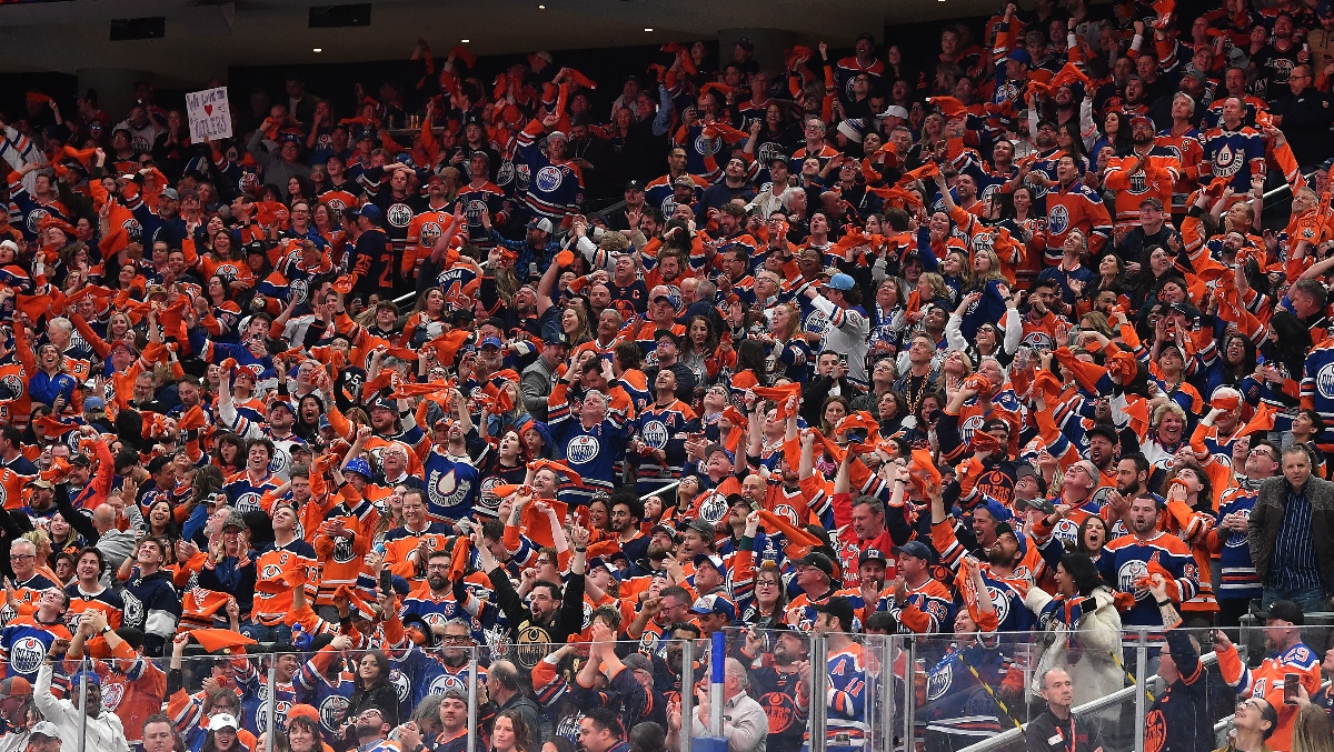 Oilers Fans Kick The Crap Out Of Each Other During Playoff Watch Party Brawls