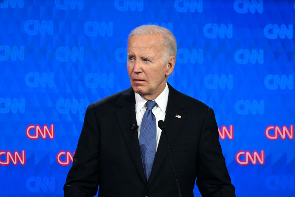 JPMorgan CEO Jamie Dimon Blasts Progressive Policies, Illegal Immigration, Biden's EV Car Mandates