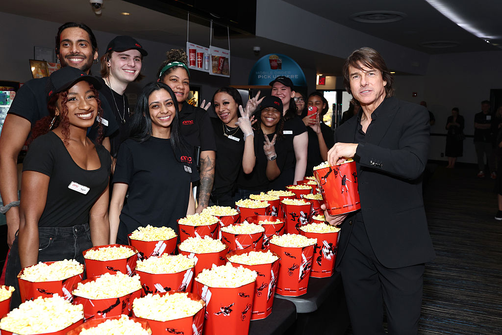 Tom Cruise Drops An Oscar-Worthy Popcorn-Eating Performance