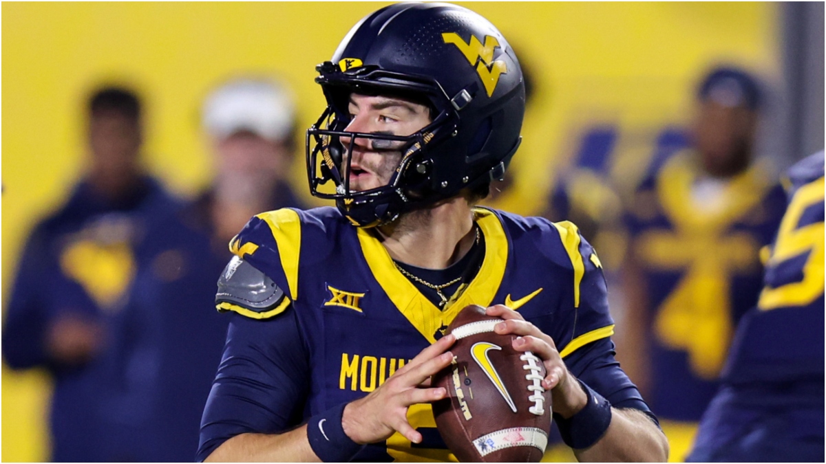 Major College Football Team Releases Epic Throwback Uniforms, Photos Are Unbelievably Slick